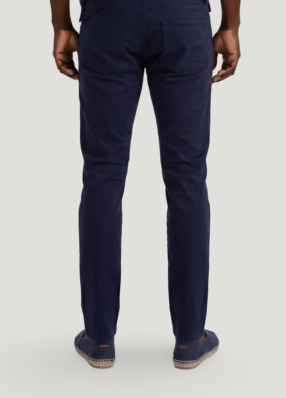 Pantalón chino regular marino