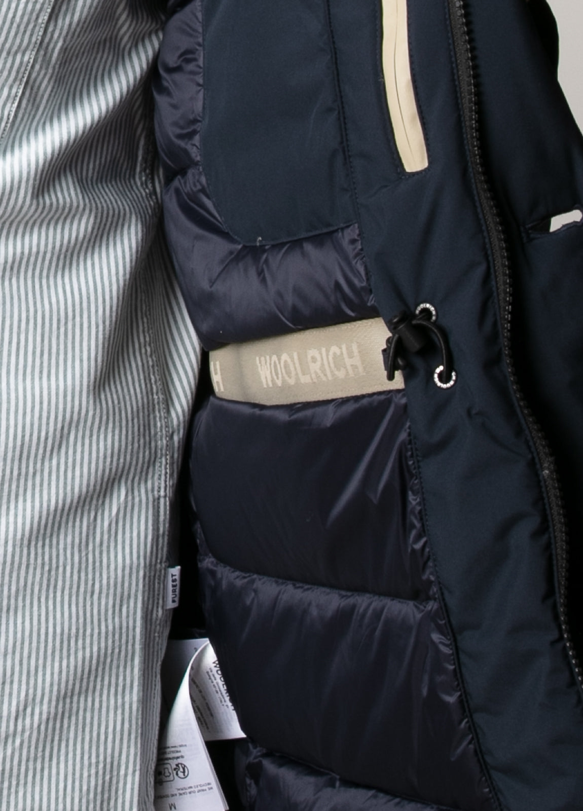 Parka técnica marino con capucha