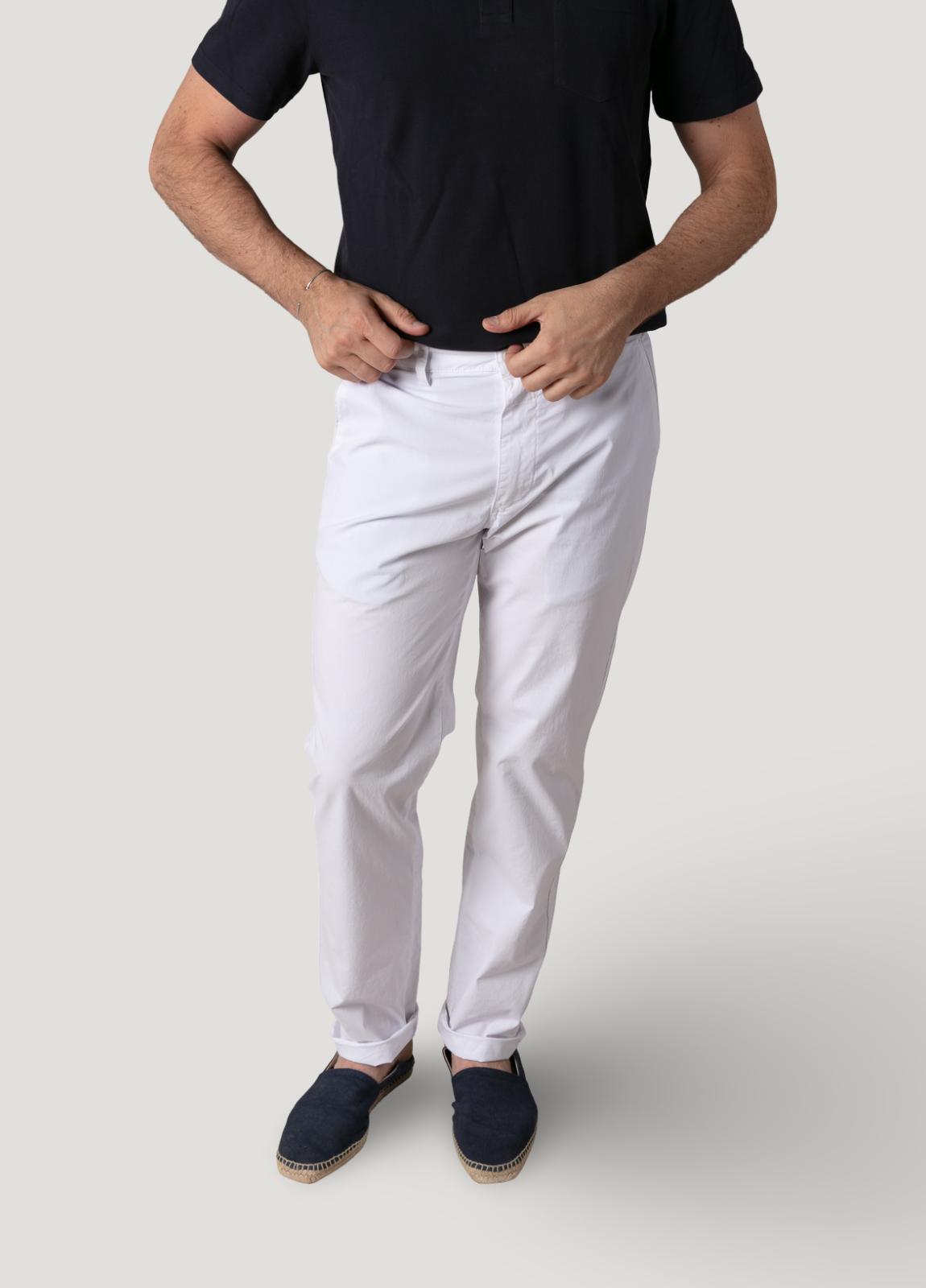 Pantalón casual chino blanco