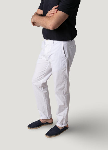 Pantalón casual chino blanco