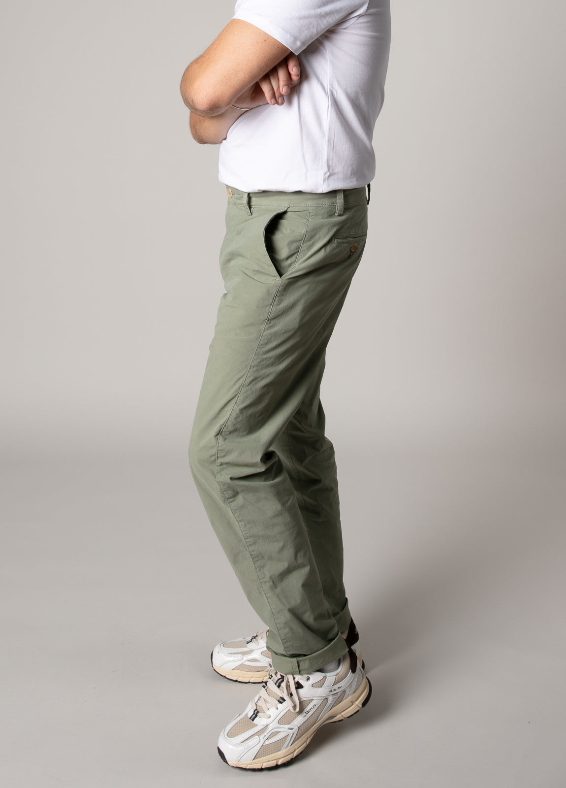 Pantalón chino recto kaki