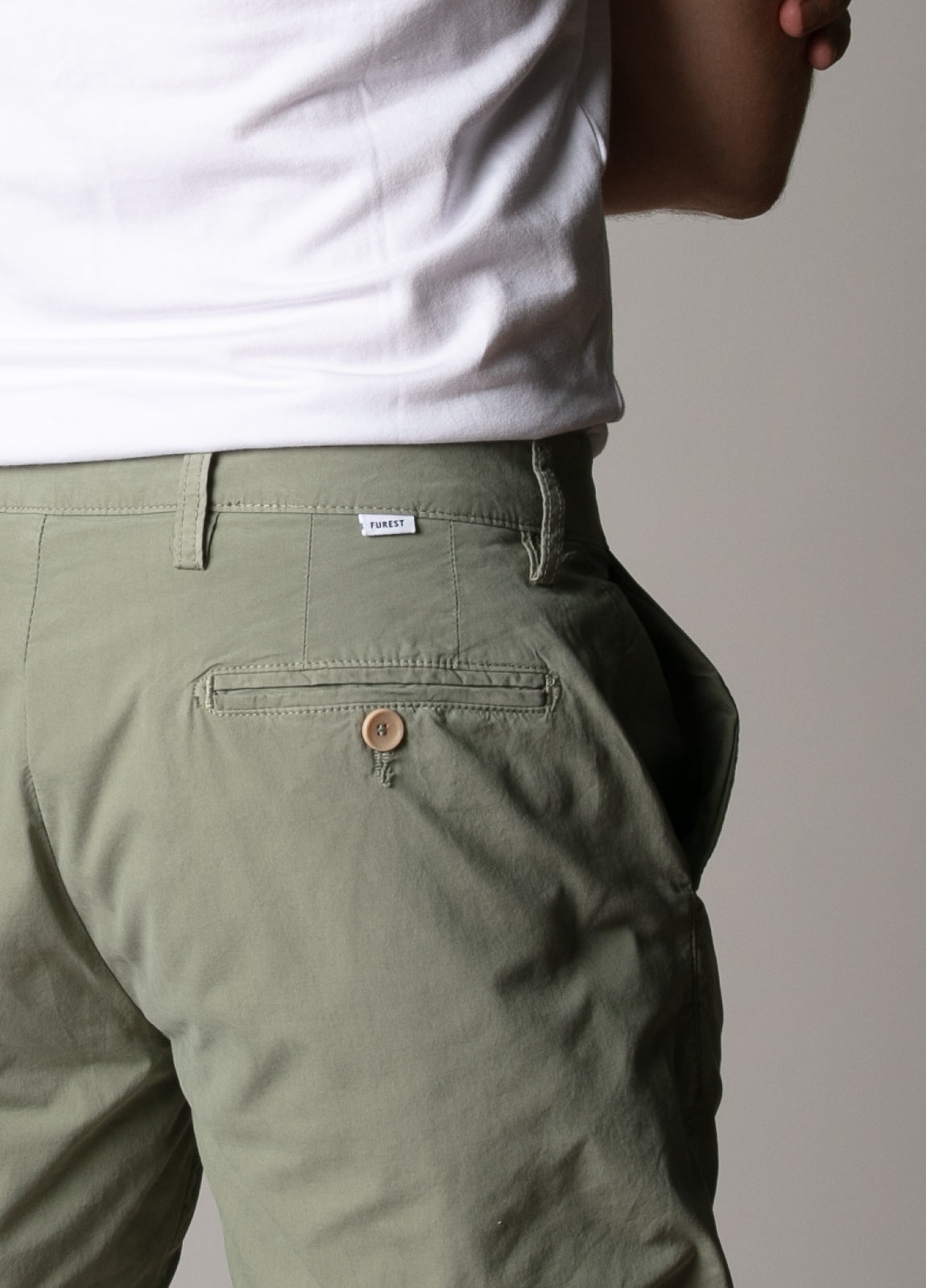 Pantalón chino recto kaki