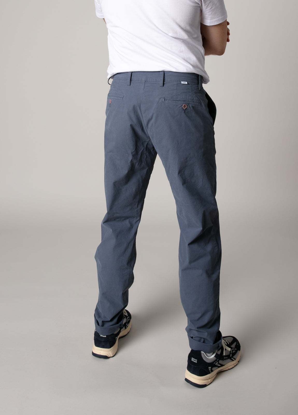 Pantalón chino plomo