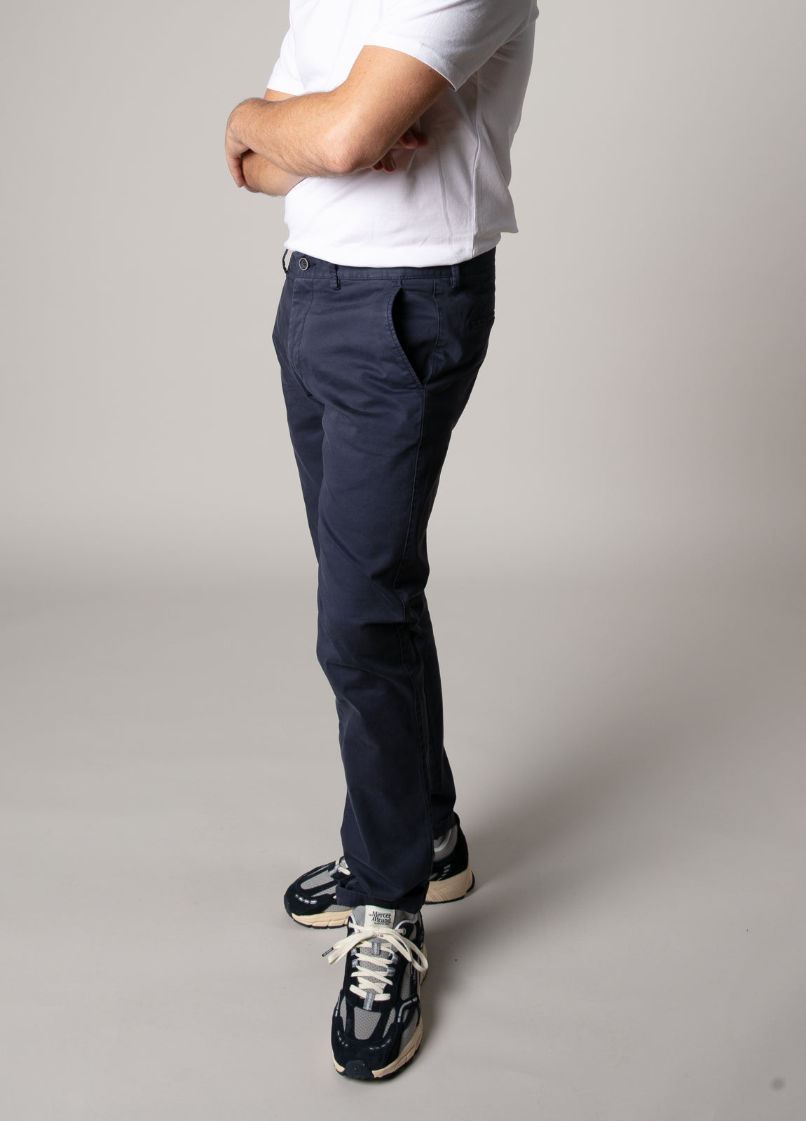 Pantalón chino gabardina azul marino