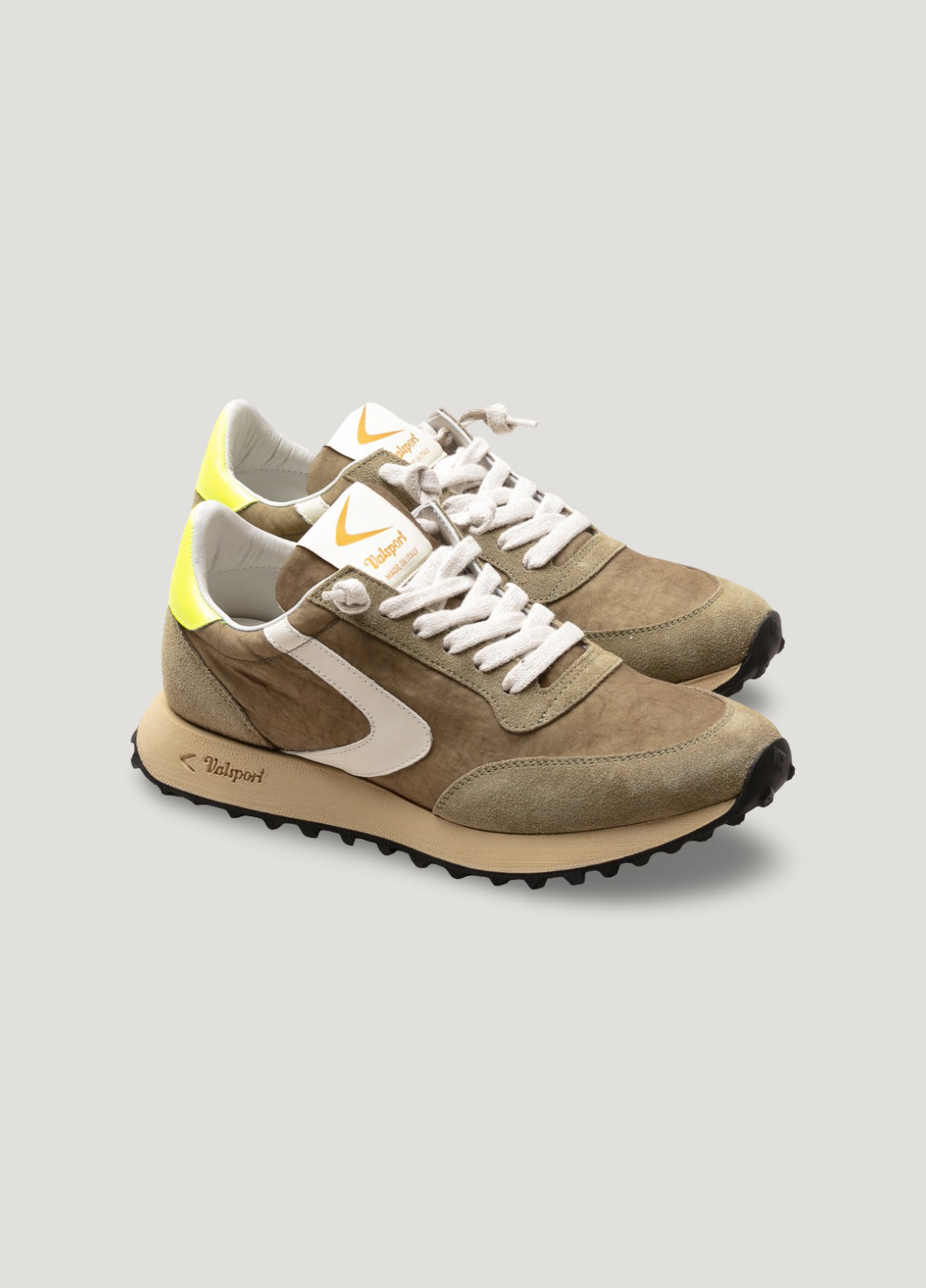 Khaki sneaker
