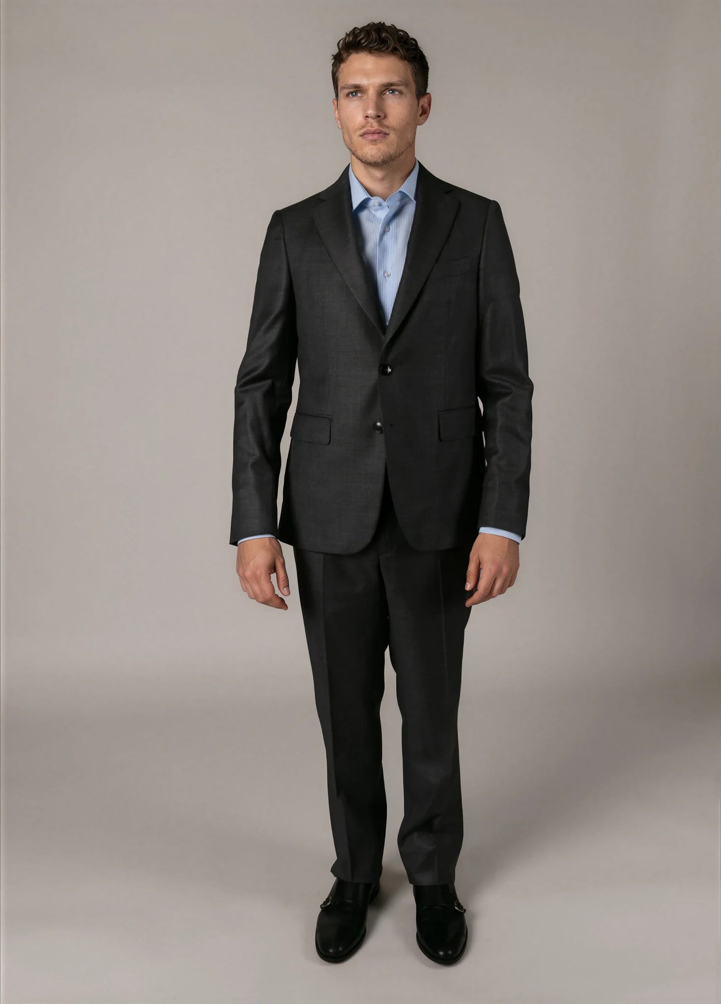 Traje vestir textura gris