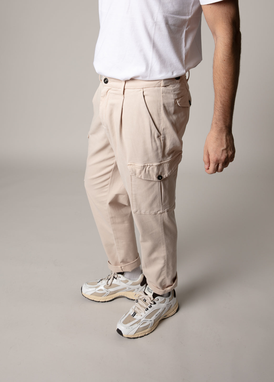 Pantalón cargo beige