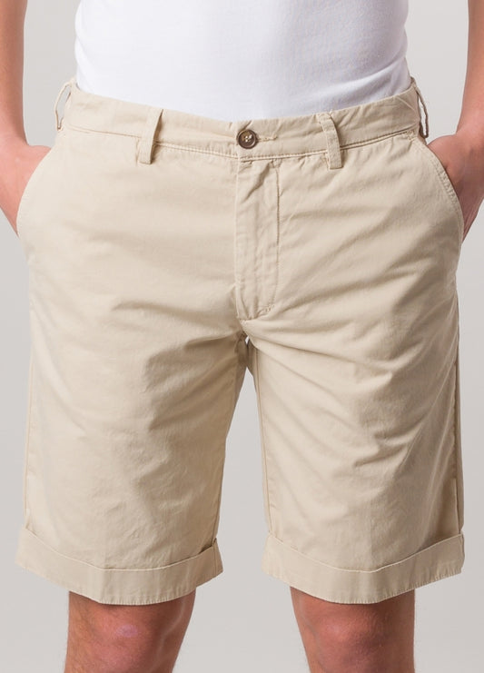 Bermuda algodón color beige.