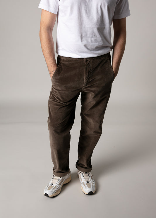 Pantalón jogger pana marrón