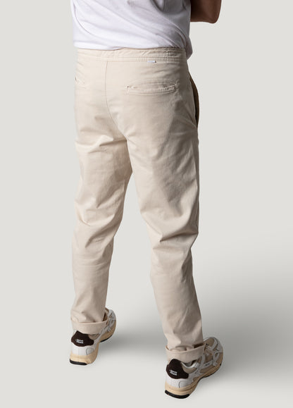 Pantalón jogger sarga crudo
