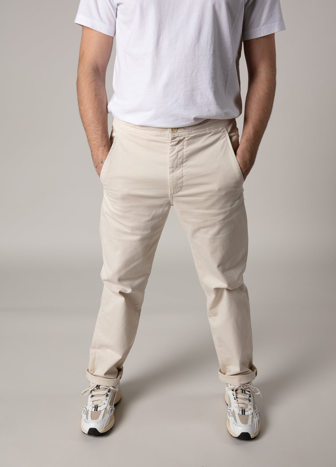 Pantalón jogger sarga crudo