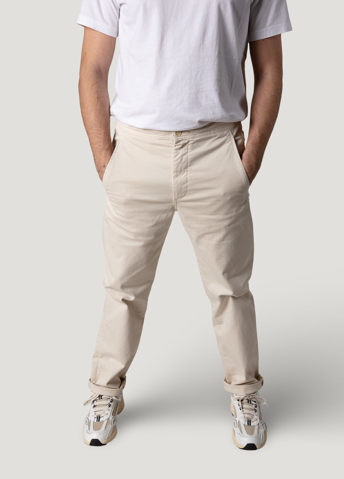 Pantalón jogger sarga crudo