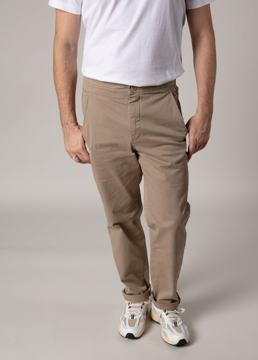 Pantalón jogger sarga arena