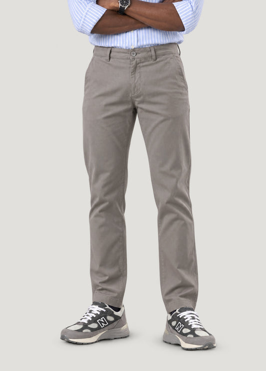 Pantalón chino regular gris