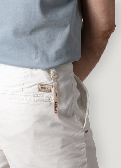 Pantalón sport chino crudo