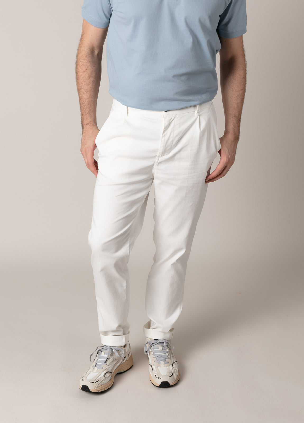 Pantalón sport chino crudo