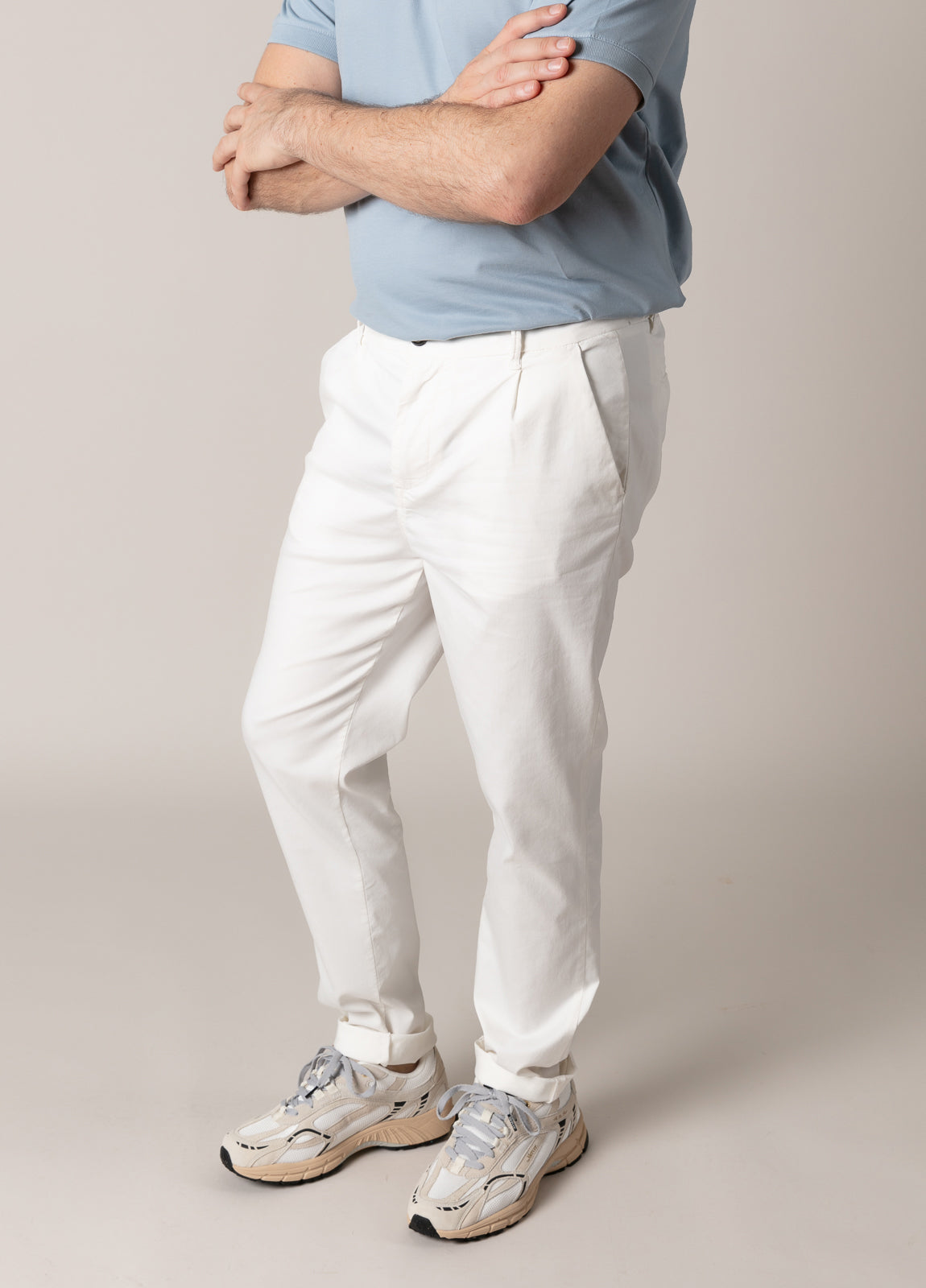 Pantalón sport chino crudo