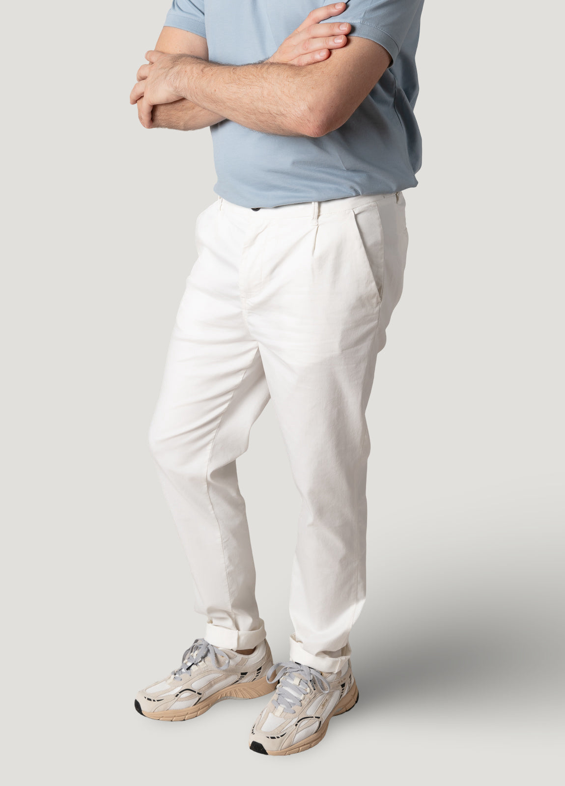 Pantalón sport chino crudo