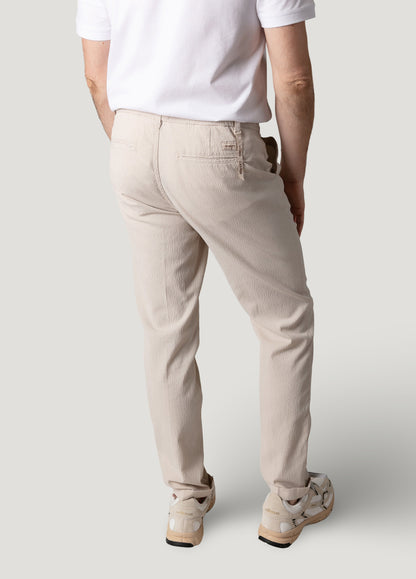 Pantalón sport seersucker beige