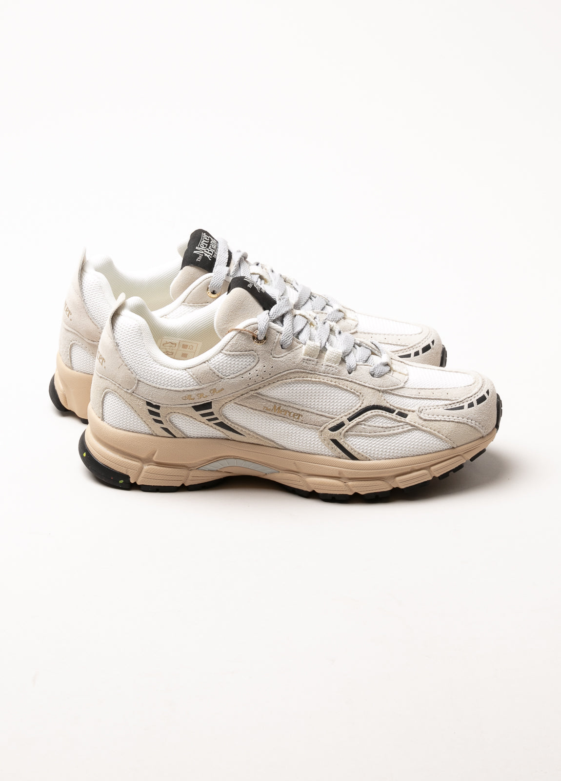 Sneaker beige y blanco