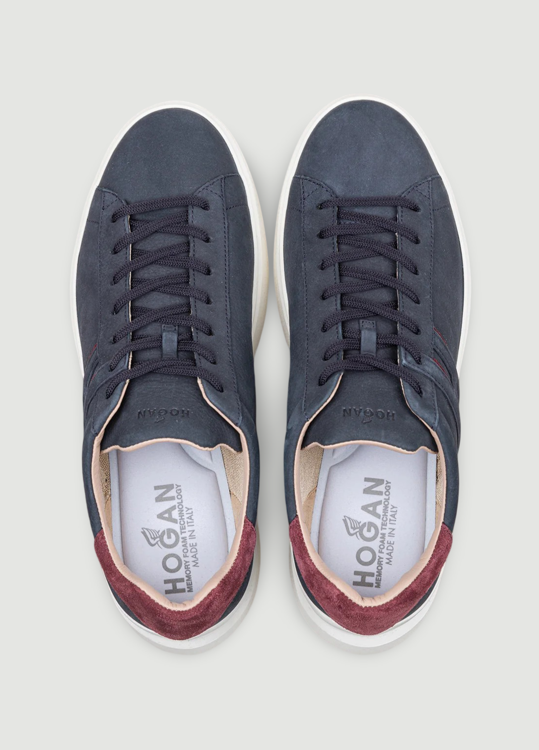 Sneakers marino y granate
