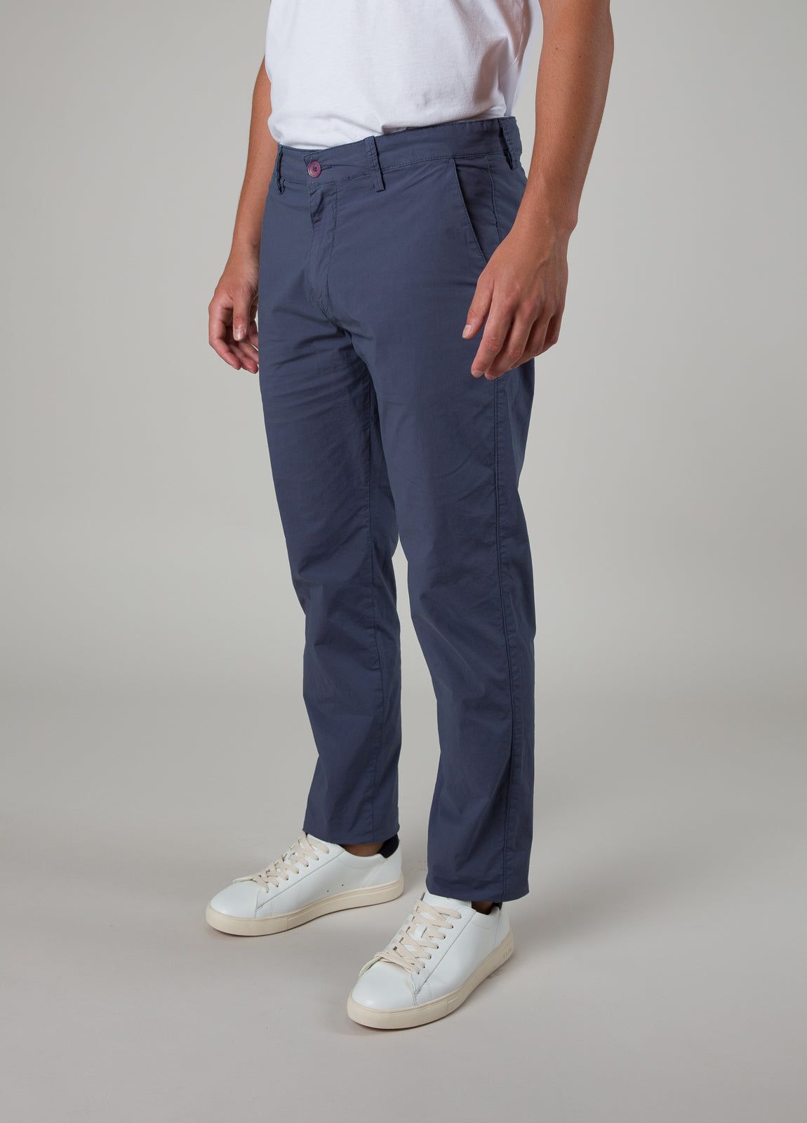Pantalón chino plomo
