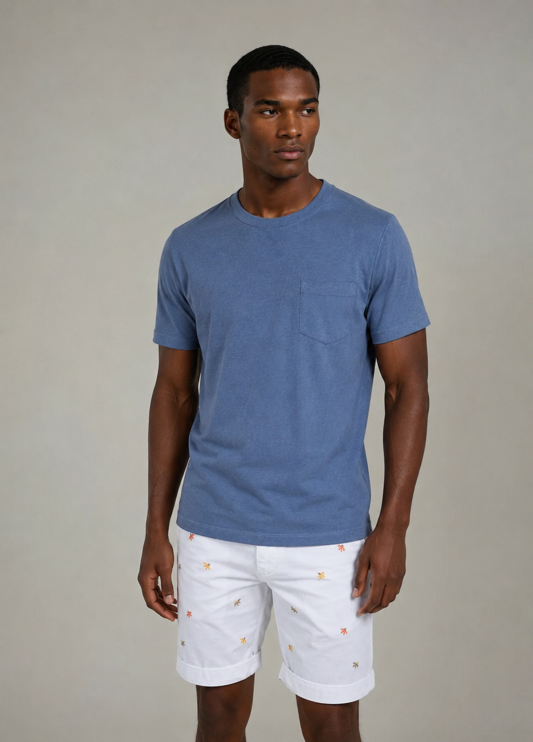Light blue short-sleeved T-shirt