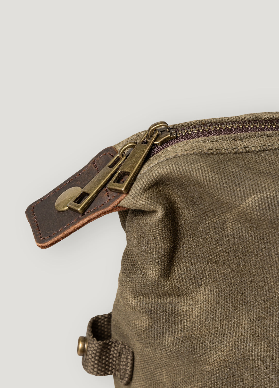 Mochila pequeña de viaje kaki