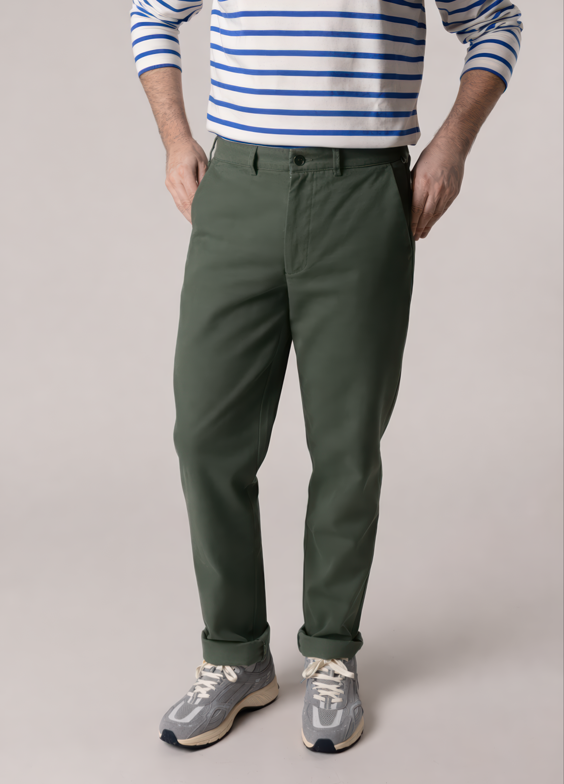 Pantalón chino regular kaki