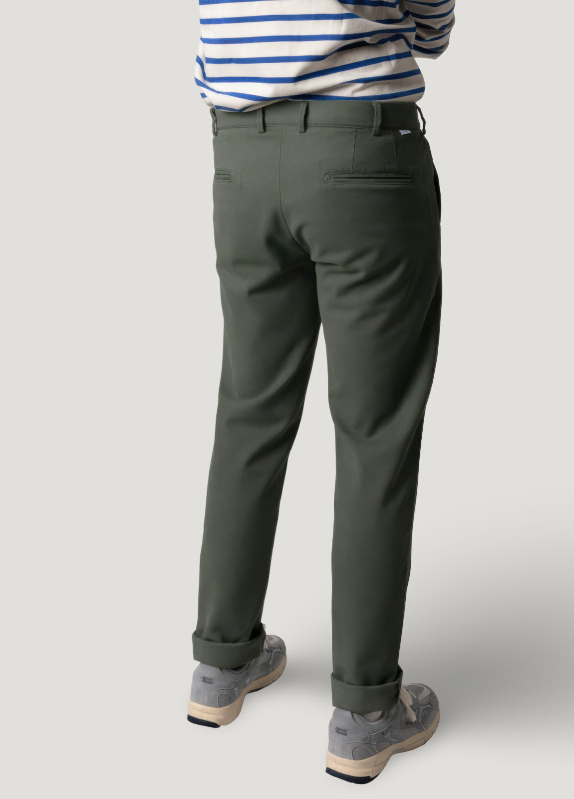 Pantalón chino regular kaki