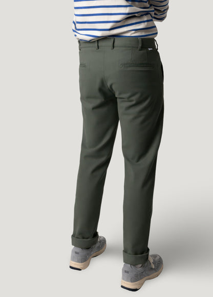 Pantalón chino regular kaki