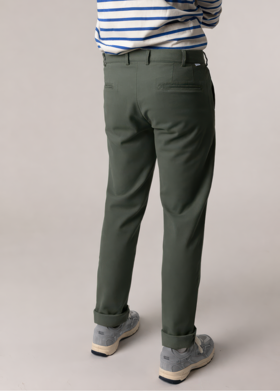 Pantalón chino regular kaki