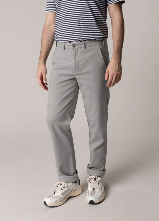 Pantalón chino regular gris