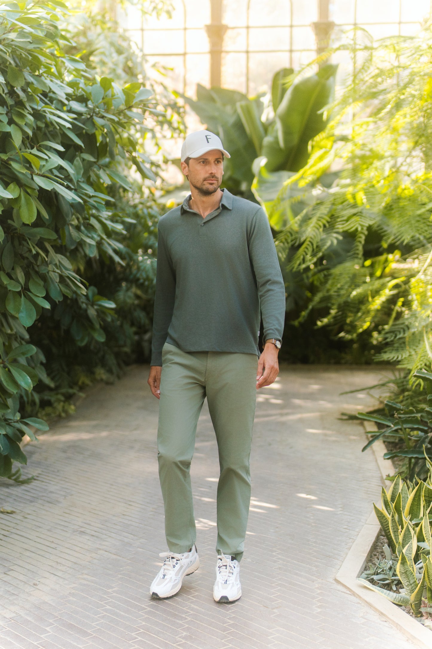 Pantalón chino recto kaki