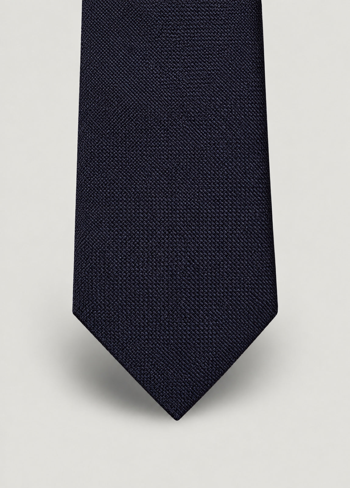 Corbata vestir granadina marino, detalle