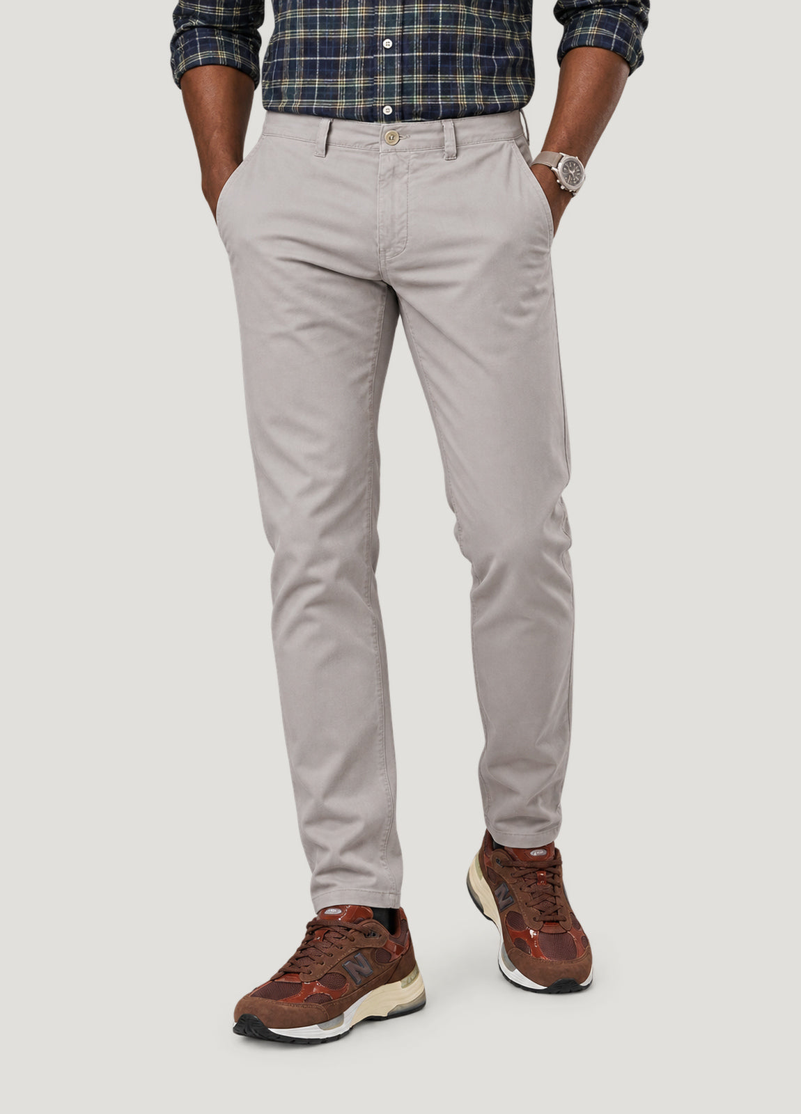 Pantalón casual chino gris perla