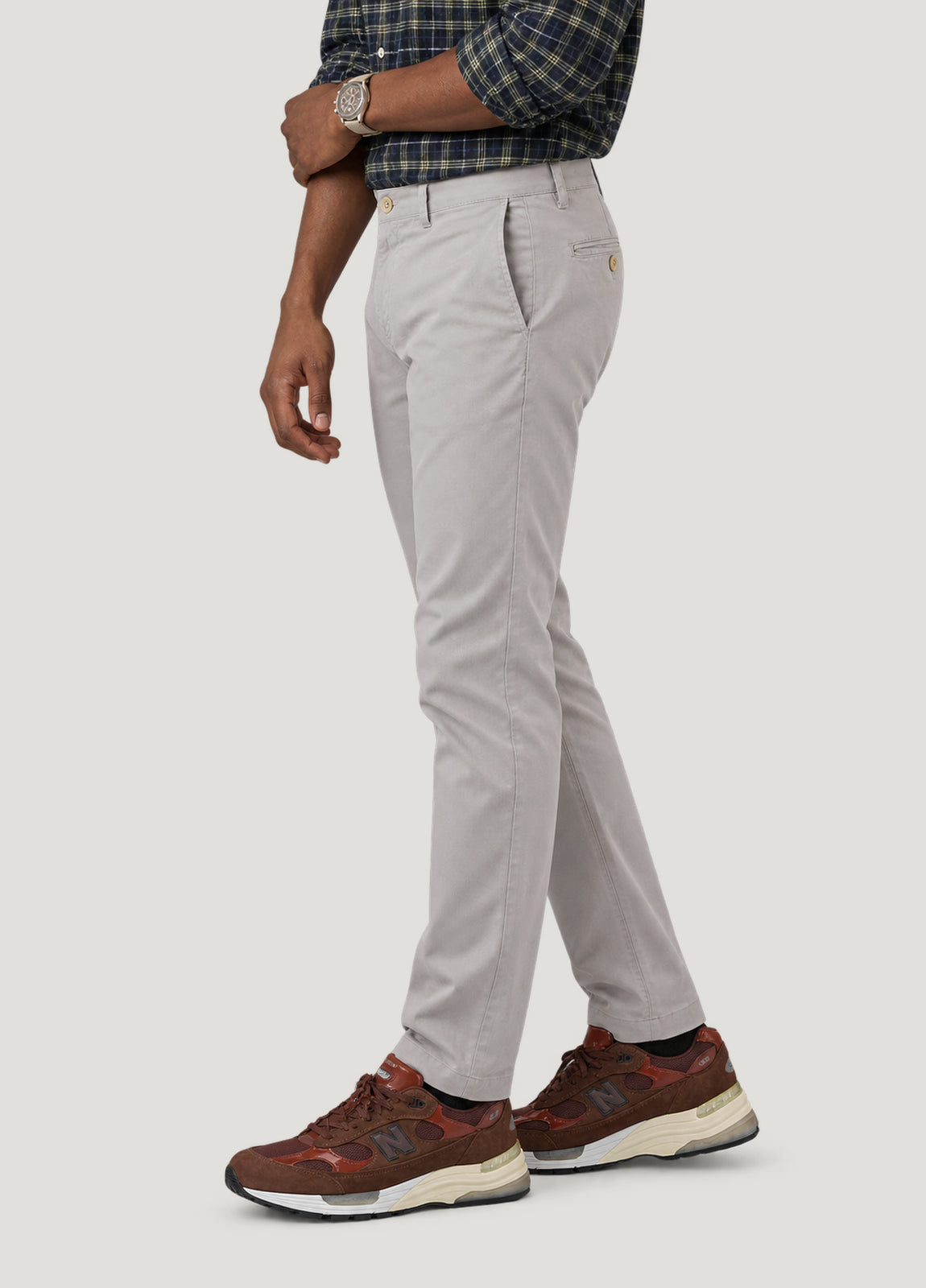 Pantalón casual chino gris perla