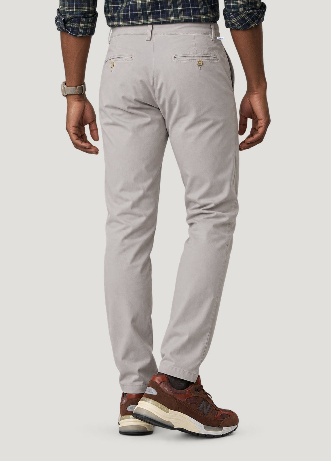 Pantalón casual chino gris perla
