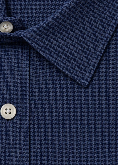 Camisa Regular Dibujo Marino · detalle del tejido