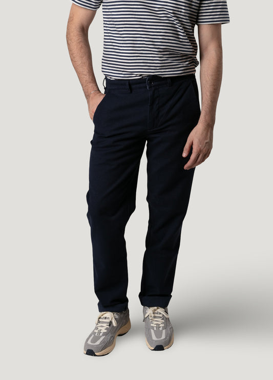 Pantalón chino regular marino