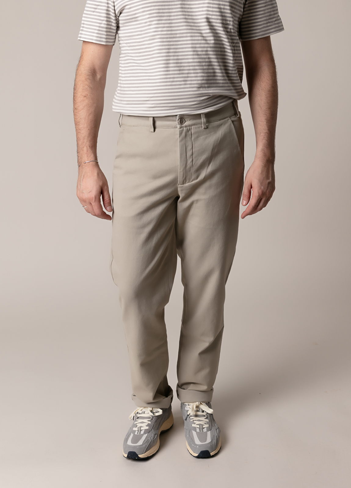 Pantalón chino regular beige