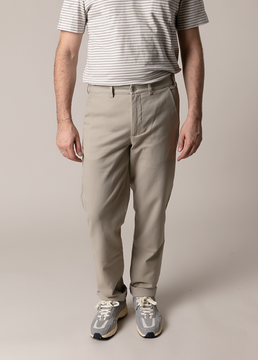 Pantalón chino regular beige