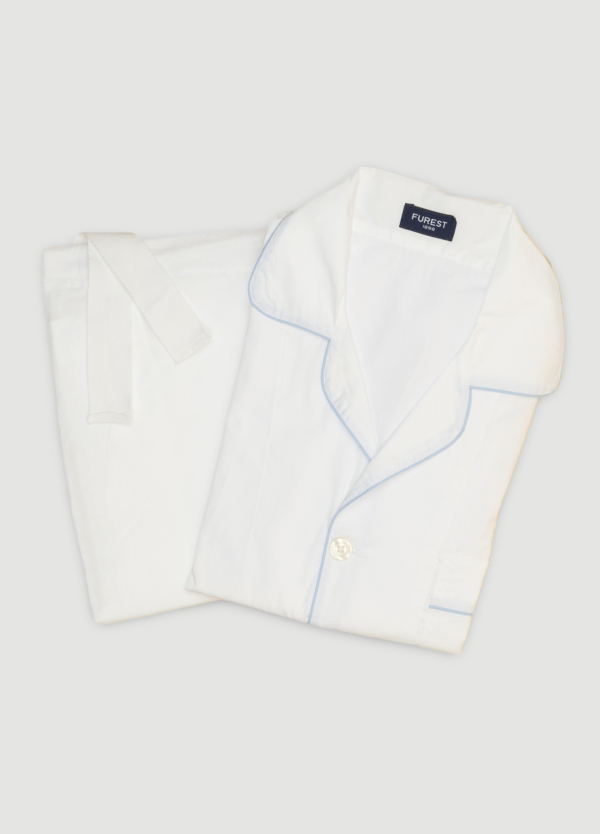 Pijama largo liso blanco y ribete azul con funda incluida
