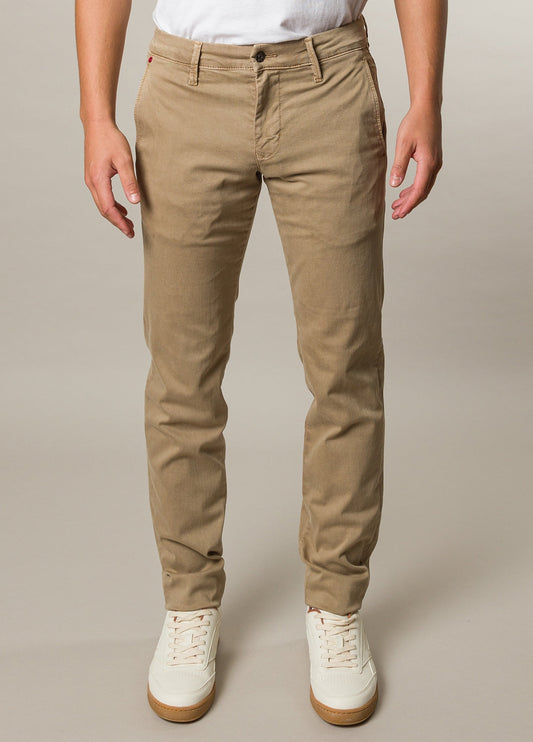 Pantalón chino beige