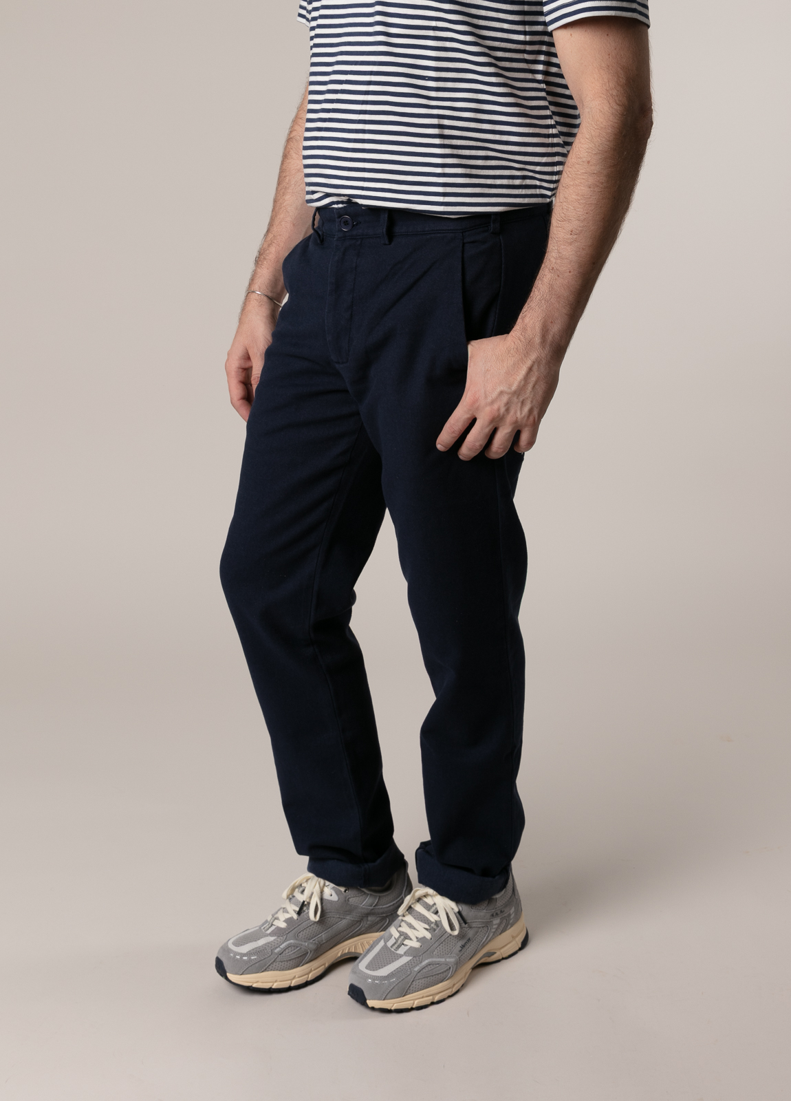Pantalón chino regular marino