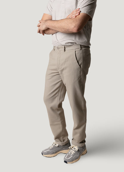 Pantalón chino regular beige